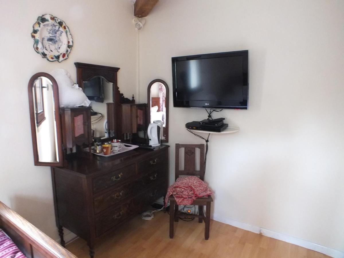 Country B&B Saint-Pierre-d'Eyraud Bagian luar foto